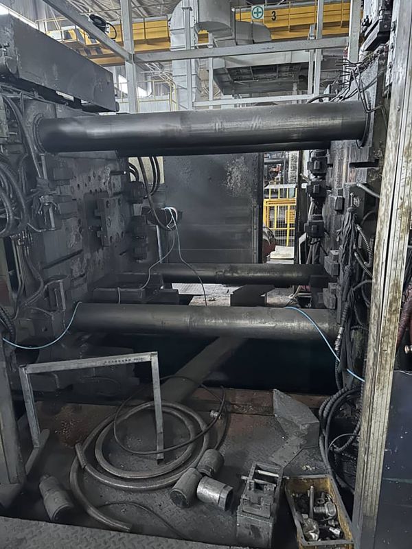 Machine compacte de coulée sous pression à chambre froide Bühler CARAT 140 KK1661, d'occasion
